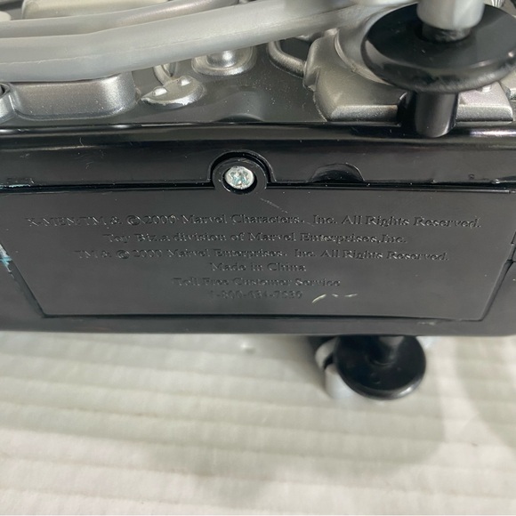 VTG Marvel Comic Action X-men Movie Wolverine Motorcycle Toy biz NO REMOTE - Picture 6 of 7